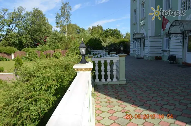 Фото отеля Александрия-Петергоф 3* Санкт-Петербург россия экстерьер и бассейны