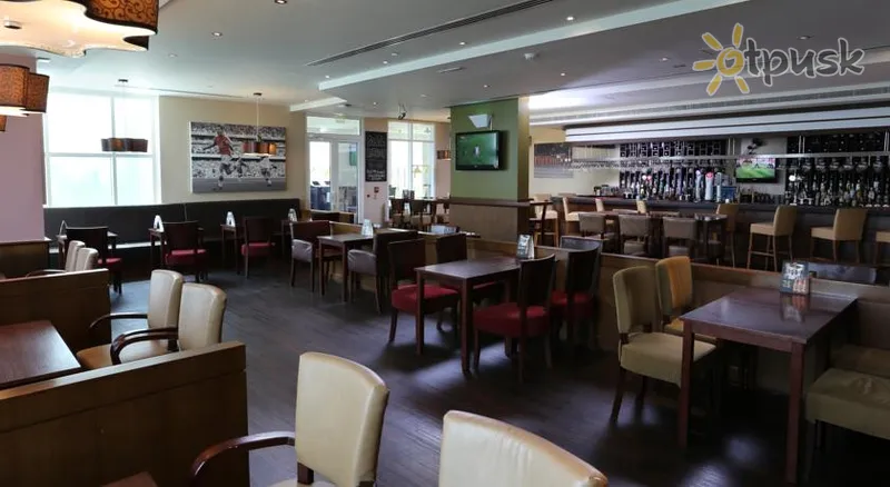 Фото отеля Premier Inn Dubai International Airport 3* Дубай ОАЭ бары и рестораны