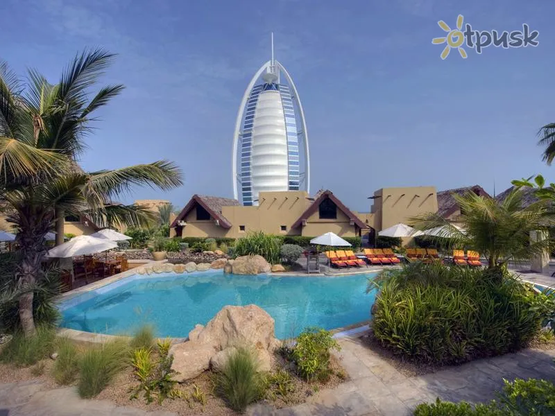 Фото отеля Jumeirah Beach Hotel & Beit Al Bahar Villas 5* Дубай ОАЭ экстерьер и бассейны