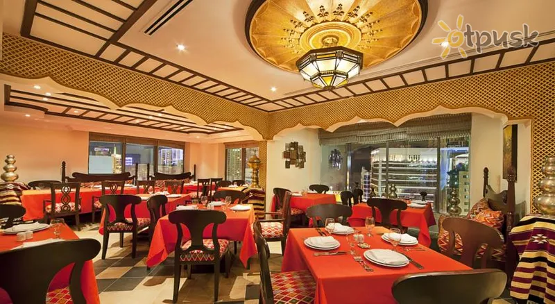 Фото отеля Swiss-Belhotel Corniche 4* Абу Дабі ОАЕ бари та ресторани