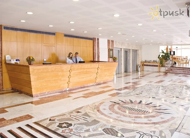 Фото отеля Grand Beach Hotel 4* Telaviva Izraēla vestibils un interjers