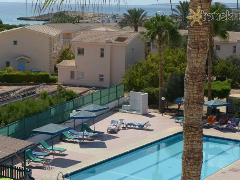 Фото отеля Carina Hotel Apartments 3* Айя Напа Кипр экстерьер и бассейны