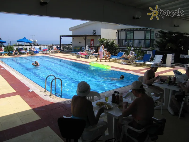 Фото отеля Aphelandra Hotel Apartments 3* Айя Напа Кіпр бари та ресторани