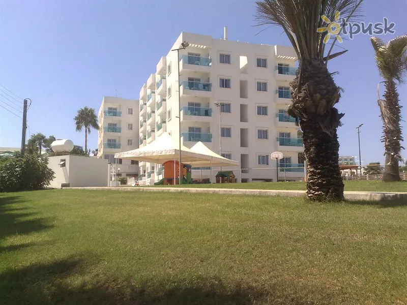 Фото отеля Vrissaki Hotel Apartments 3* Protaras Kipras išorė ir baseinai