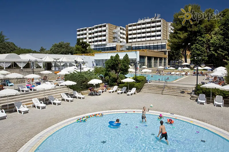 Фото отеля Pical Sunny Hotel By Valamar 3* Porec Horvātija ārpuse un baseini