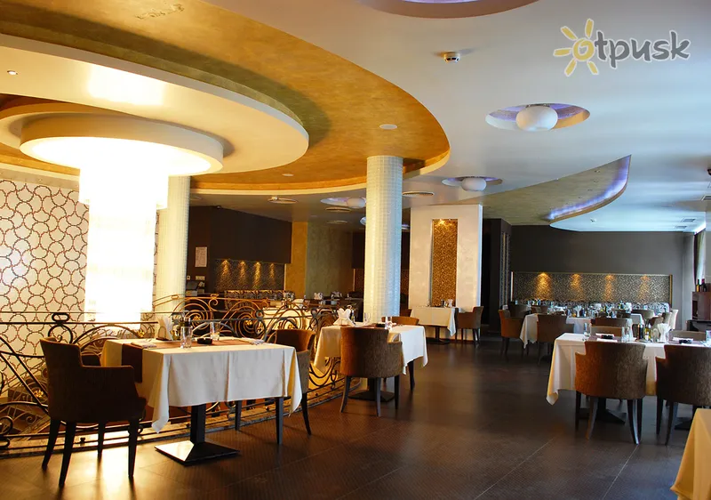 Фото отеля Cosmopolitan Hotel & Wellness 4* Rousse Bulgarija barai ir restoranai