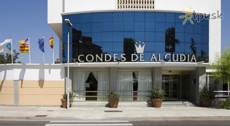 Фото отеля Globales Condes de Alcudia 3* о. Майорка Испания экстерьер и бассейны