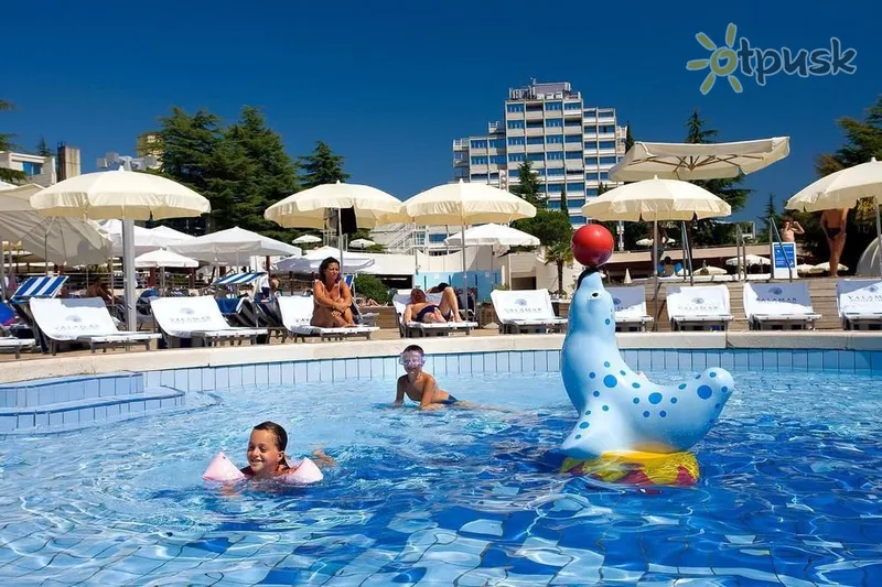 Фото отеля Crystal Sunny Hotel by Valamar 4* Porec Kroatija išorė ir baseinai