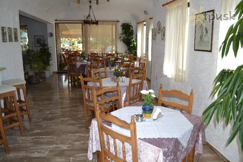 Фото отеля Altis Hotel 2* Kreta – Heraklionas Graikija barai ir restoranai