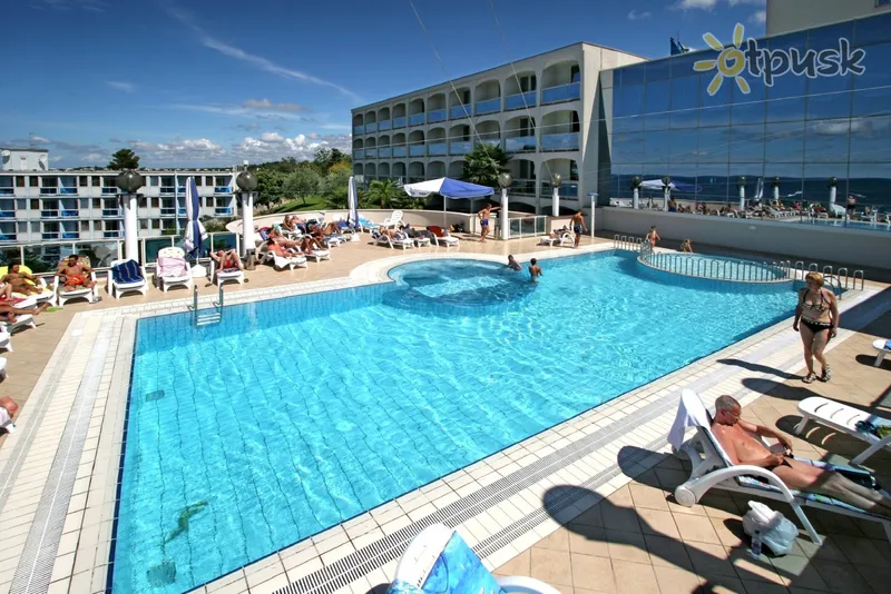 Фото отеля Gran Vista Plava Laguna 3* Пореч Хорватія екстер'єр та басейни