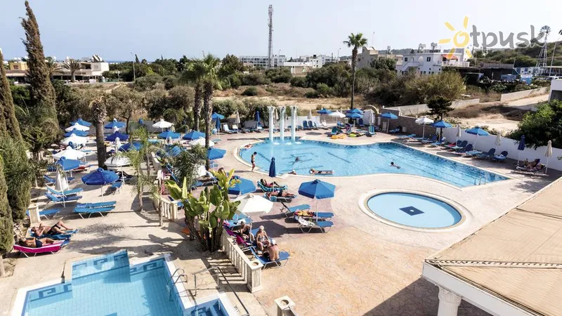 Фото отеля Chrystalla Hotel 3* Протарас Кіпр екстер'єр та басейни