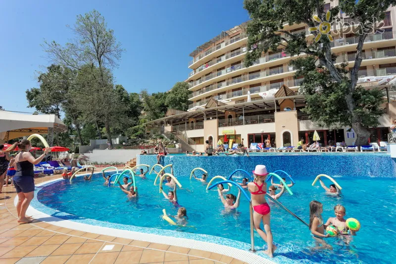 Фото отеля Кристал 4* Золоті піски Болгарія екстер'єр та басейни
