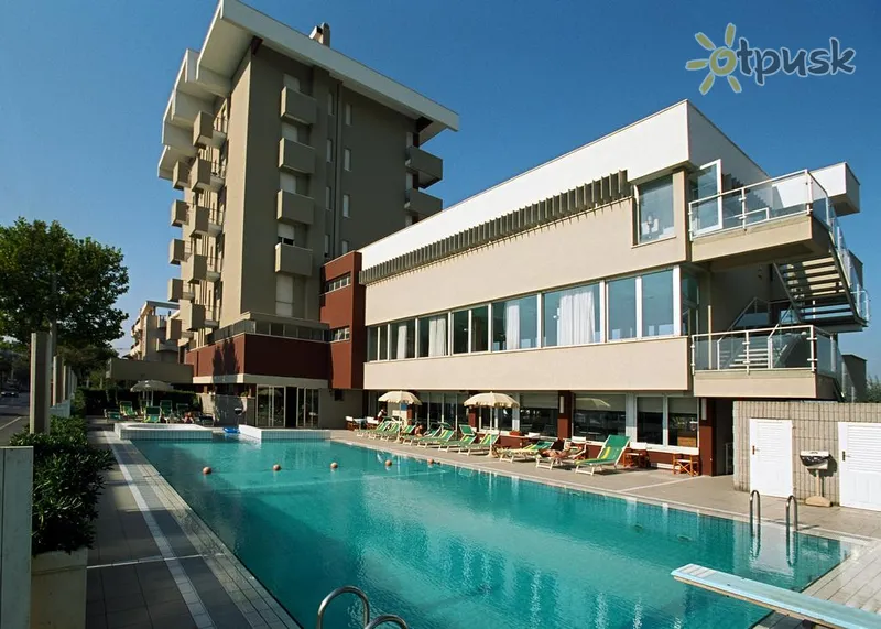 Фото отеля Ascot Hotel 4* Riminis Italija išorė ir baseinai