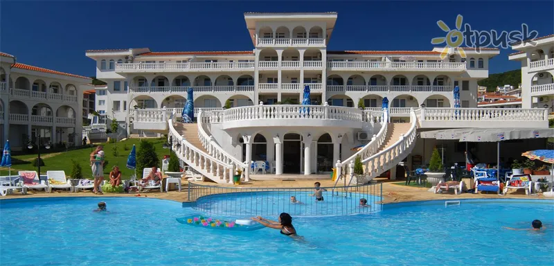 Фото отеля Лазур I 3* Svētā Vlasa Bulgārija ārpuse un baseini