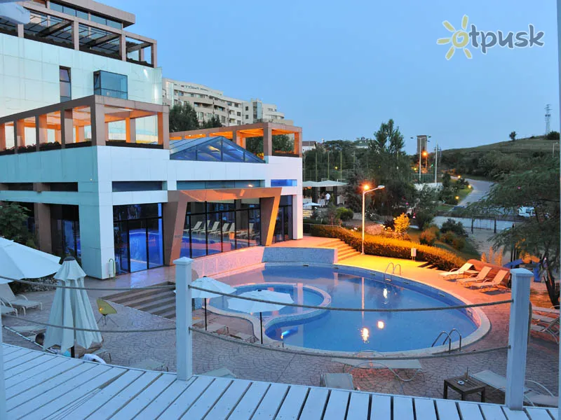Фото отеля Botanica Family Hotel 3* Санданськи Болгарія екстер'єр та басейни