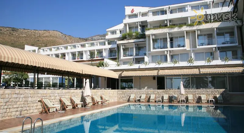 Фото отеля Palas Hotel 4* Петровац Чорногорія екстер'єр та басейни