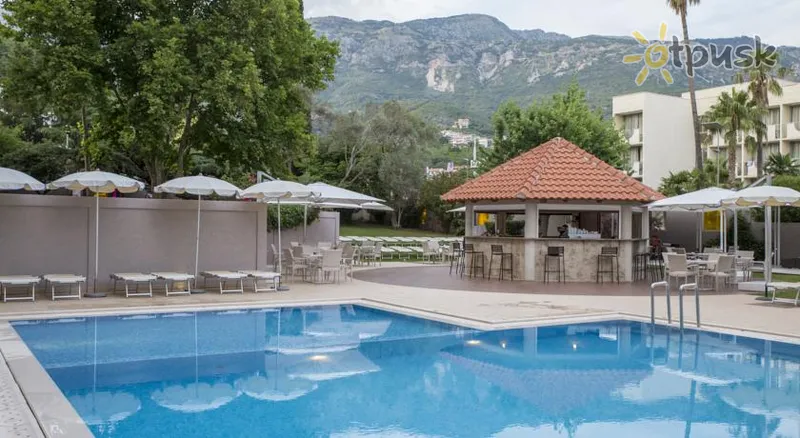 Фото отеля Tara Hotel 4* Becici Juodkalnija išorė ir baseinai