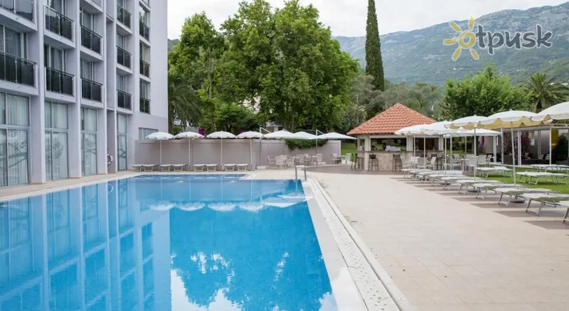 Фото отеля Tara Hotel 4* Becici Juodkalnija išorė ir baseinai