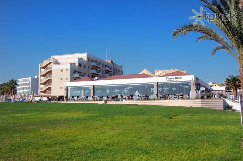 Фото отеля Golden Star Beach Hotel 3* Protaras Kipras išorė ir baseinai