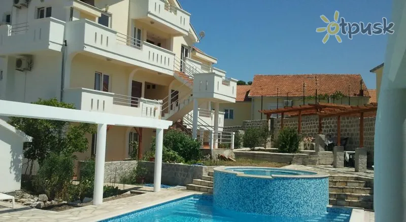 Фото отеля Strahinja Apartmani 4* Тіват Чорногорія екстер'єр та басейни