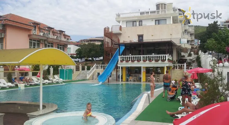 Фото отеля Корона 3* Святий Влас Болгарія екстер'єр та басейни