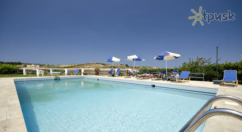 Фото отеля Esperides Apartments 3* Kreta – Heraklionas Graikija išorė ir baseinai