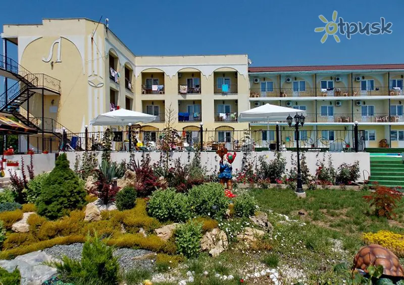 Фото отеля Ле-Ди 3* Саки Крым экстерьер и бассейны