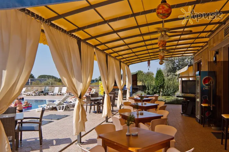 Фото отеля Camelot Residence 3* Saulainā pludmale Bulgārija bāri un restorāni