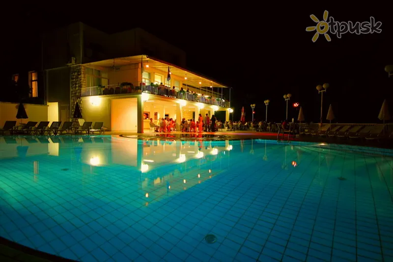 Фото отеля Faraon Hotel 3* Трпань Хорватия экстерьер и бассейны