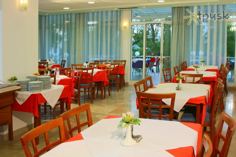 Фото отеля Faraon Hotel 3* Трпань Хорватия бары и рестораны