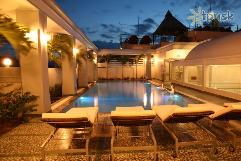Фото отеля Rembrandt Hotel Nha Trang 3* Нячанг В'єтнам екстер'єр та басейни