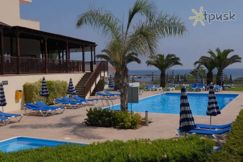Фото отеля Iris Beach Hotel 3* Protaras Kipras išorė ir baseinai