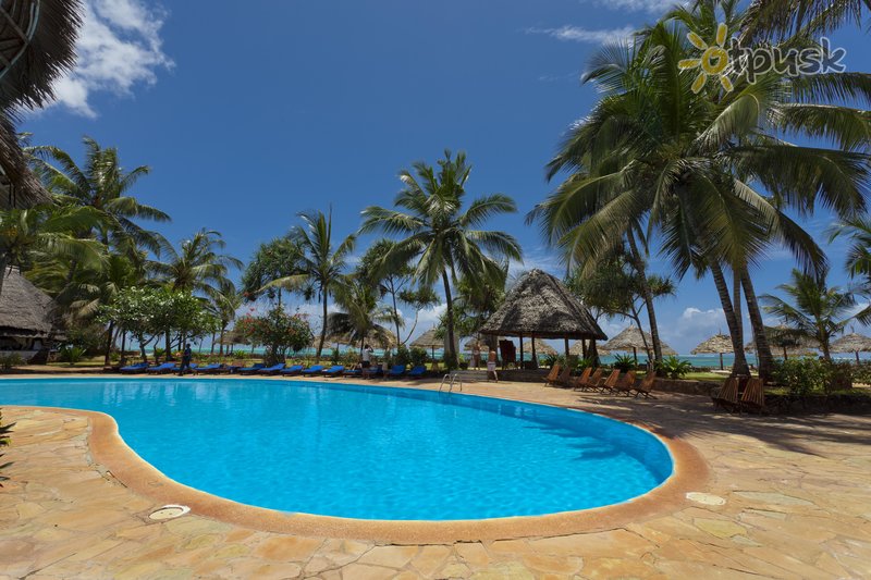 Фото отеля Kiwengwa Beach Resort 5* Кивенгва Танзания экстерьер и бассейны