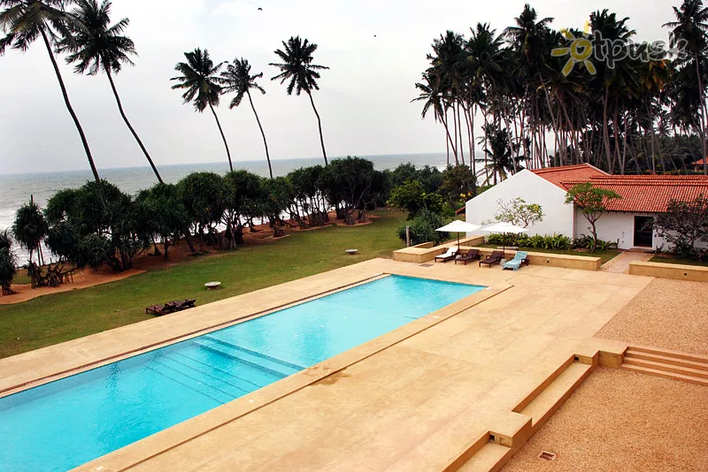 Фото отеля Oak Ray Haridra Beach Resort 4* Wadduwa Šri Lanka išorė ir baseinai