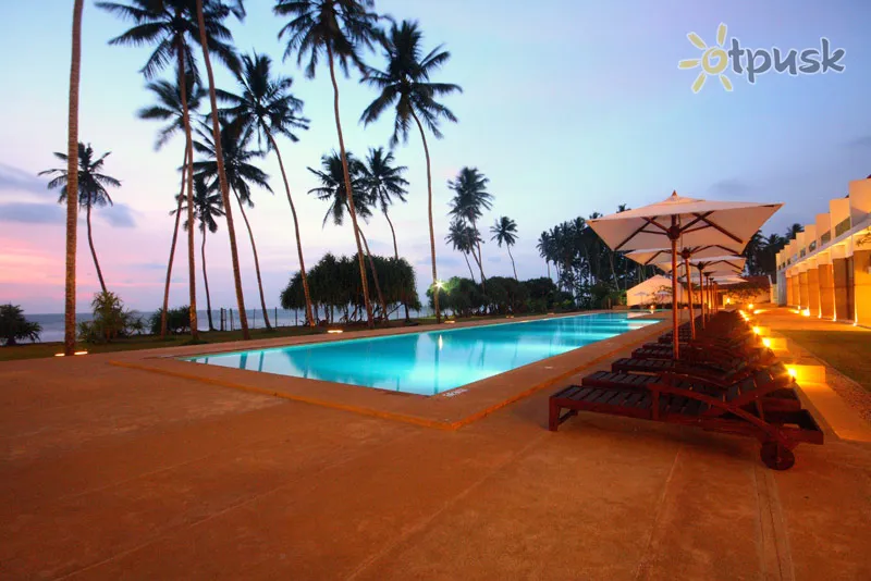 Фото отеля Oak Ray Haridra Beach Resort 4* Ваддува Шрі Ланка екстер'єр та басейни