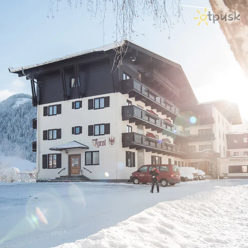 Фото отеля Tyrol Hotel 4* Zell Austrija išorė ir baseinai