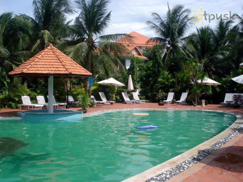 Фото отеля Bon Bien Resort 3* Фант'єт В'єтнам екстер'єр та басейни