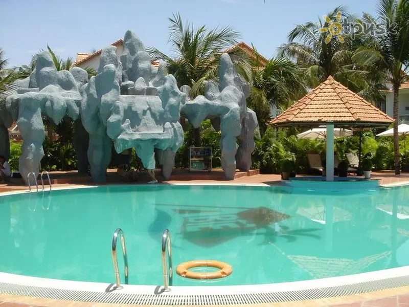 Фото отеля Bon Bien Resort 3* Фантьет Вьетнам экстерьер и бассейны