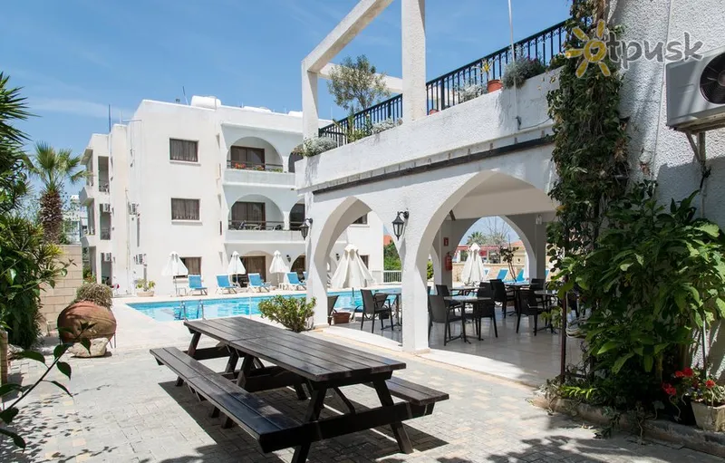 Фото отеля Stephanos Hotel Apartments 3* Пафос Кипр экстерьер и бассейны