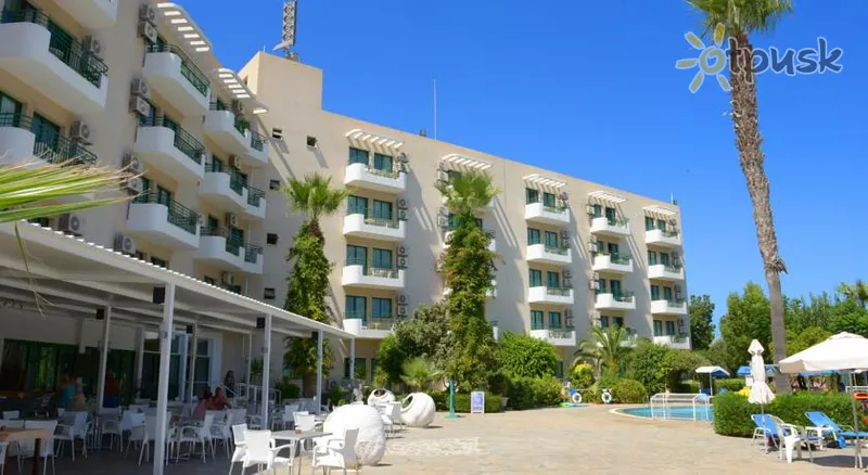 Фото отеля Artemis Hotel Apartments 3* Protaras Kipras išorė ir baseinai