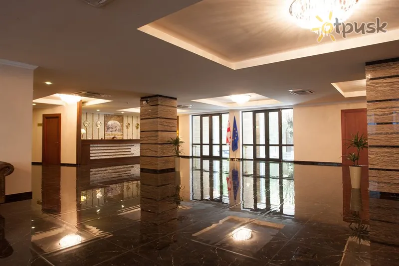 Фото отеля Astoria Tbilisi Hotel 4* Тбилиси Грузия лобби и интерьер