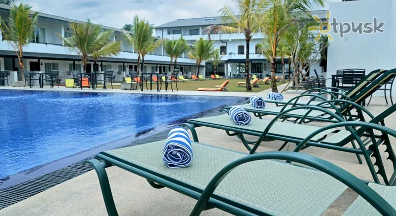 Фото отеля CoCo Royal Beach Resort 4* Kalutara Šri Lanka išorė ir baseinai