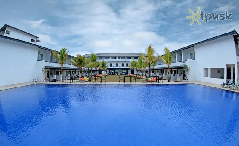 Фото отеля CoCo Royal Beach Resort 4* Kalutara Šrilanka ārpuse un baseini