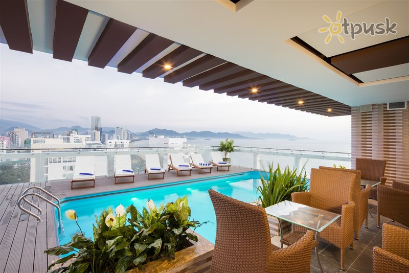 Фото отеля Balcony Nha Trang Hotel 3* Нячанг Вьетнам экстерьер и бассейны
