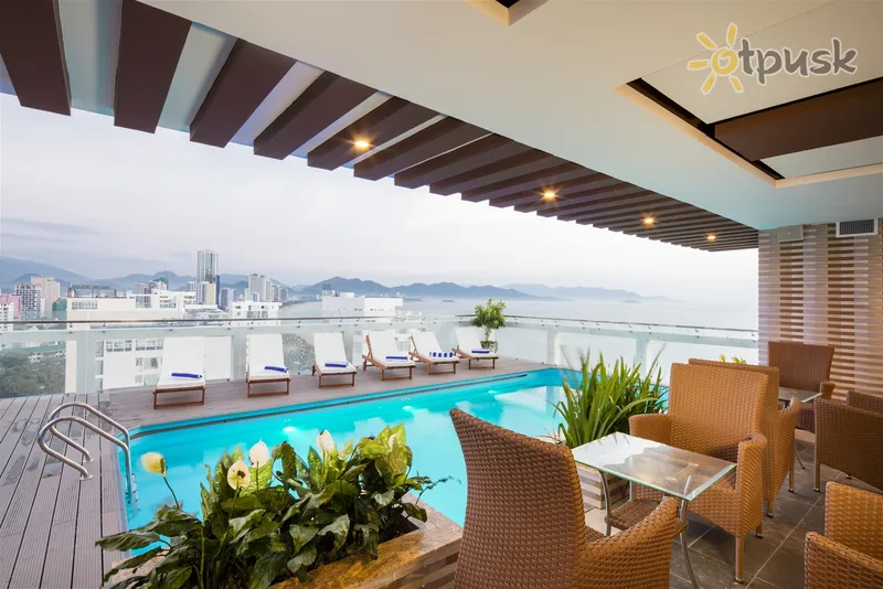 Фото отеля Balcony Nha Trang Hotel 3* Нячанг В'єтнам екстер'єр та басейни