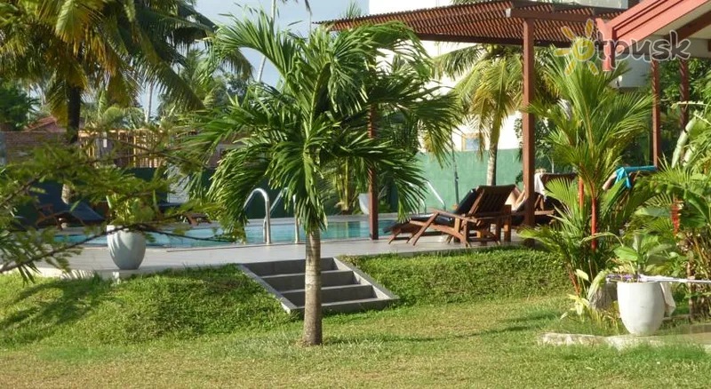 Фото отеля Weligama Ocean Breeze 3* Weligama Šri Lanka išorė ir baseinai