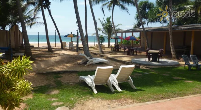 Фото отеля Ocean View Cottage Hotel 3* Хіккадува Шрі Ланка пляж