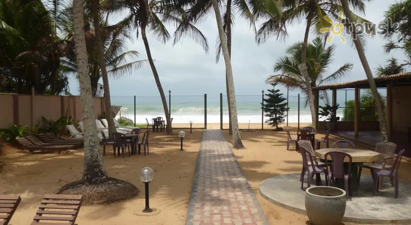 Фото отеля Ocean View Cottage Hotel 3* Hikaduva Šri Lanka papludimys