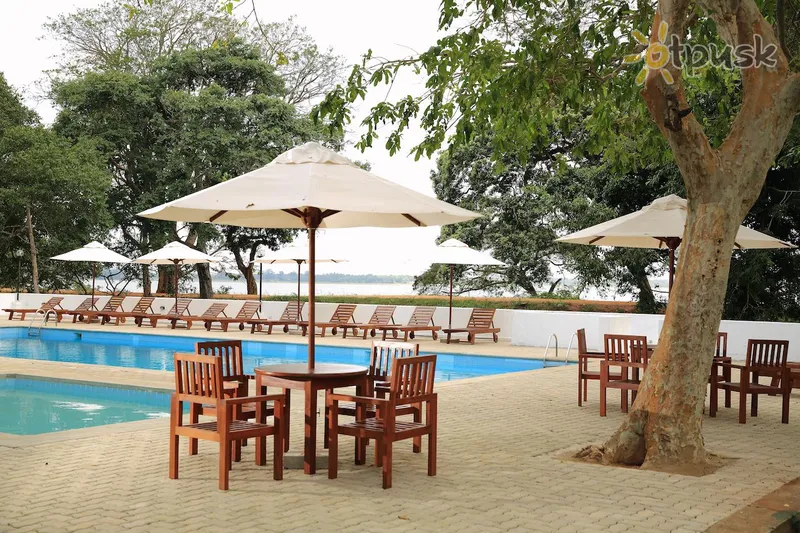 Фото отеля The Lakeside at Nuwarawewa 3* Anuradhapura Šrilanka ārpuse un baseini