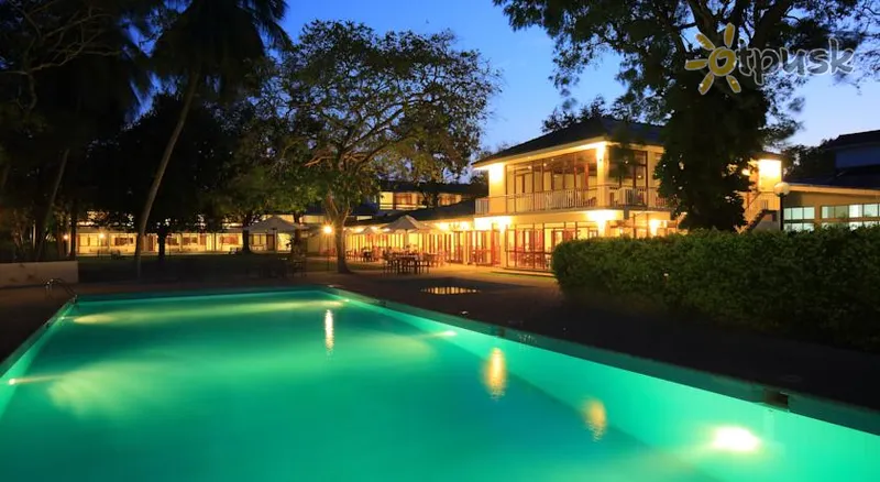 Фото отеля The Lakeside at Nuwarawewa 3* Анурадхапура Шрі Ланка екстер'єр та басейни